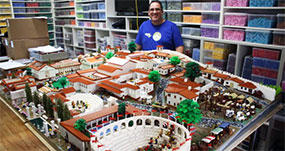 Man Spent 470 Hours Building Lego Replica of Pompeii